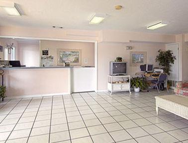 Super 8 Defuniak Springs Motel Interior photo